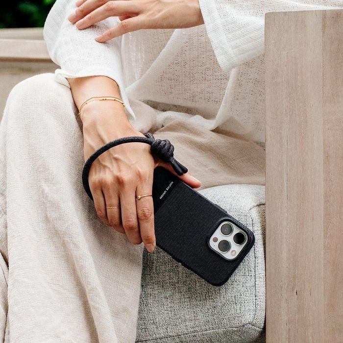 Native Union (Re)Classic Case para iPhone 15 - Funda protectora MagSafe duradera, fabricada con materiales vegetales y reciclados, diseño elegante. 8