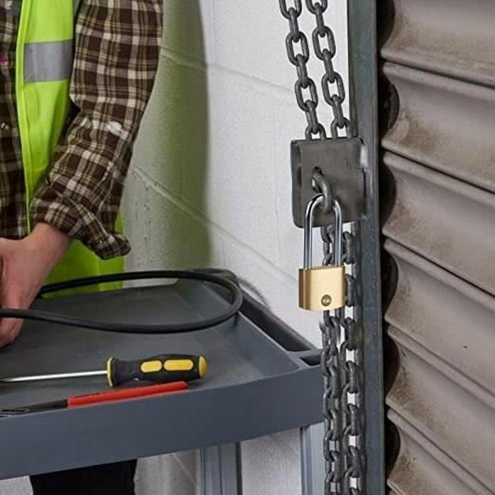 Yale Y110B/40/152/1 Candado de latón con arco largo de acero cementado, incluye 3 llaves 2 Yale Y110B/40/152/1 Candado de latón con arco largo de acero cementado, incluye 3 llaves 2