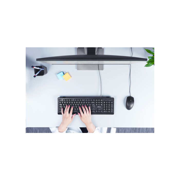 Trust Teclado TK150 Tamaño Compacto Tecleado Silenciado Resistente A Los Vertidos Cable 1.8M 2