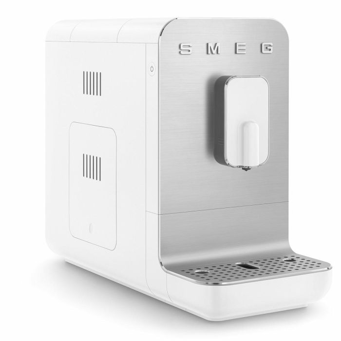 Smeg Cafetera Superautomática Blanca BCC11WHMEU 4