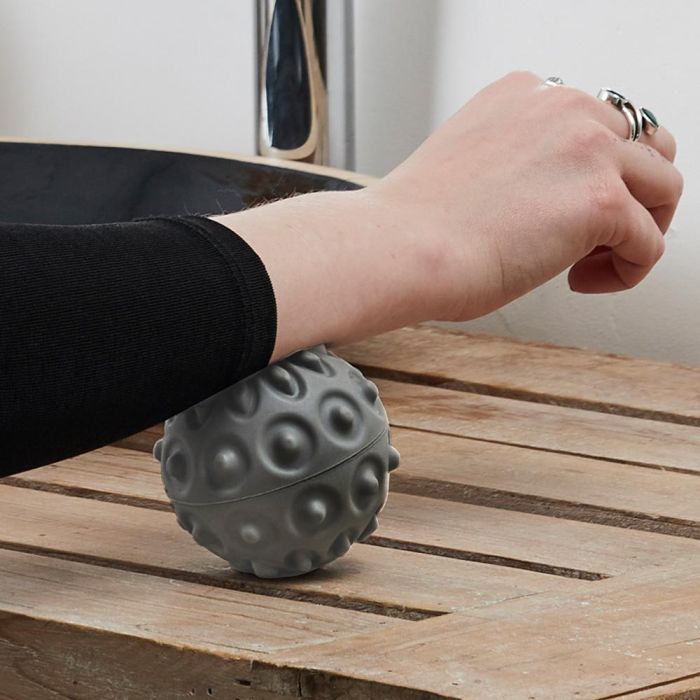 Sensly Bola Masaje con Vibración para Alivio Muscular 7 cm 6