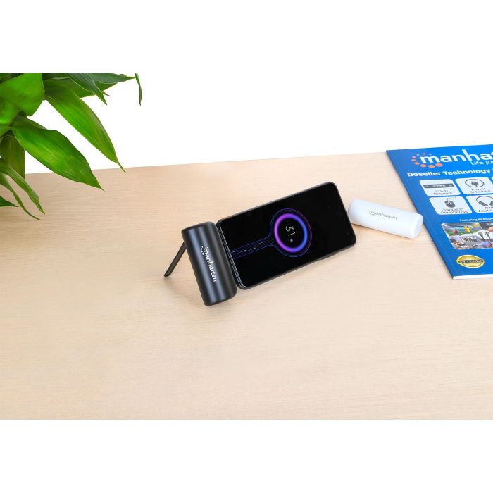 MANHATTAN Powerbank 5000 mAh USB Typ-C Stecker 10W schwarz 3 MANHATTAN Powerbank 5000 mAh USB Typ-C Stecker 10W schwarz 3