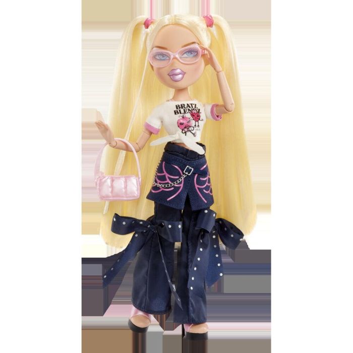 Muñeca Cloe Stylin + Camiseta Bratz 1