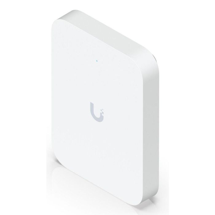Ubiquiti AP WiFi 7 Montaje Pared, 4 Spatial Streams, 115 m2, 3x 2.5 GbE RJ45 PoE, Switch Integrado para Hostelería 12