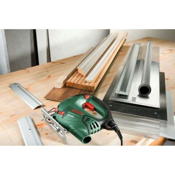 Bosch PST 650 CT Sierra de calar para cortes precisos rectos y curvos, compacta, ligera, de manejo cómodo y vibración mínima. 6