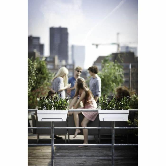 Elho Jardinera de Balcón Urban Loft Allin1 de 50 cm con Soporte para Barandilla y Sistema de Autorriego Blanco 1 Elho Jardinera de Balcón Urban Loft Allin1 de 50 cm con Soporte para Barandilla y Sistema de Autorriego Blanco 1