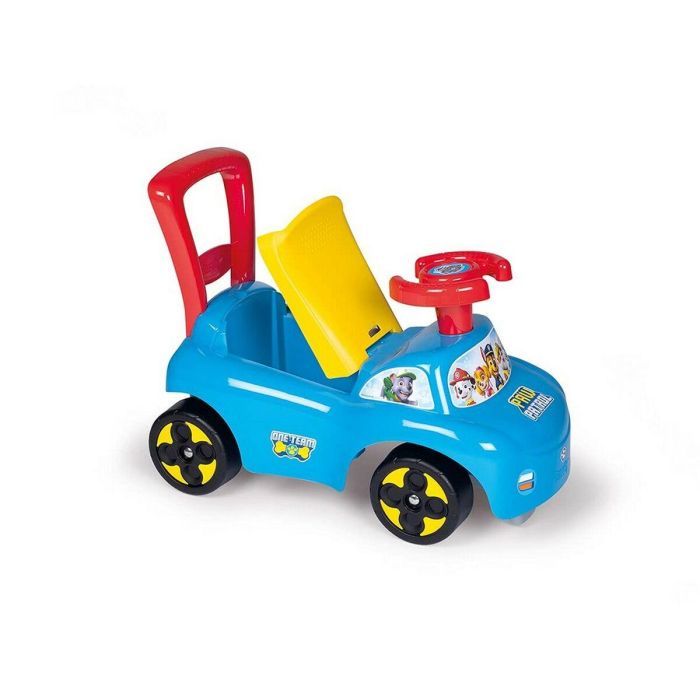 Jinete del coche de la patrulla de la pata 4