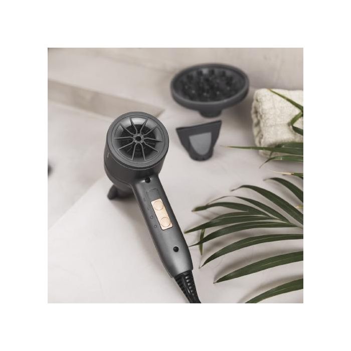 Cecotec Bamba IoniCare 5500 PowerStyle Secador de Pelo Iónico 1800W con Difusor, Motor AC y Función Perfect Colour Negro 1 Cecotec Bamba IoniCare 5500 PowerStyle Secador de Pelo Iónico 1800W con Difusor, Motor AC y Función Perfect Colour Negro 1
