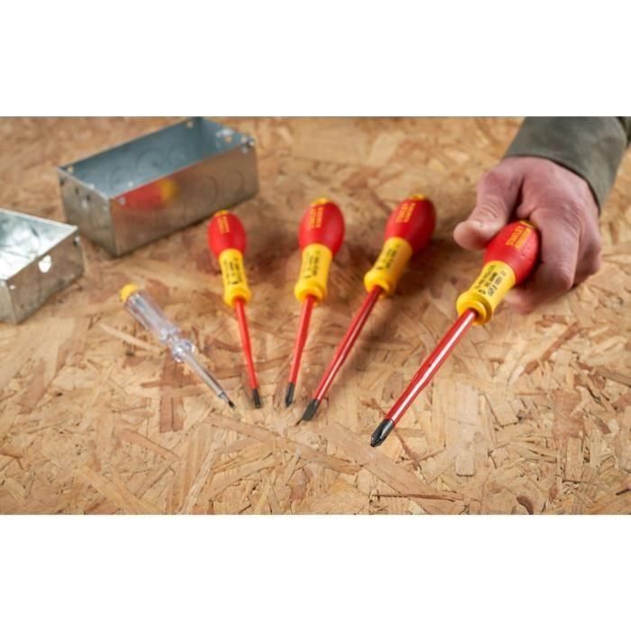 Juego de 5 Destornilladores - STANLEY FATMAX - XTHT0-62692 - Slim Insulated 1000V - Electricista + Phillips + Tester 1 Juego de 5 Destornilladores - STANLEY FATMAX - XTHT0-62692 - Slim Insulated 1000V - Electricista + Phillips + Tester 1