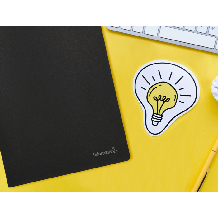 Liderpapel Libreta tapa negra A4 80 hojas 60gr cuadro 5mm con doble margen 9