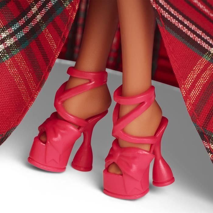 Muñeca BARBIE Feliz Navidad Marrón HRM63 5 Muñeca BARBIE Feliz Navidad Marrón HRM63 5