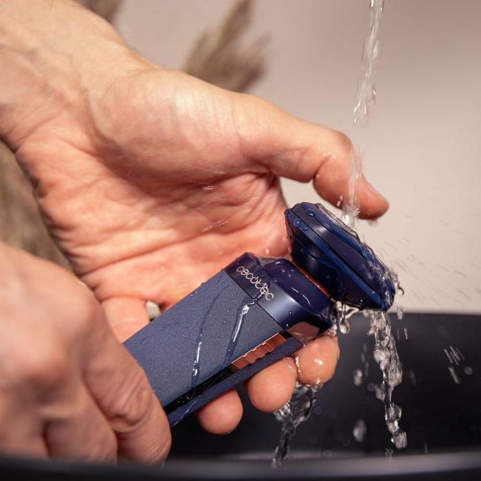 Cecotec Afeitadora Eléctrica Rotativa PrecisionCare Elit IPX6 70min Acero Inoxidable Negra 1