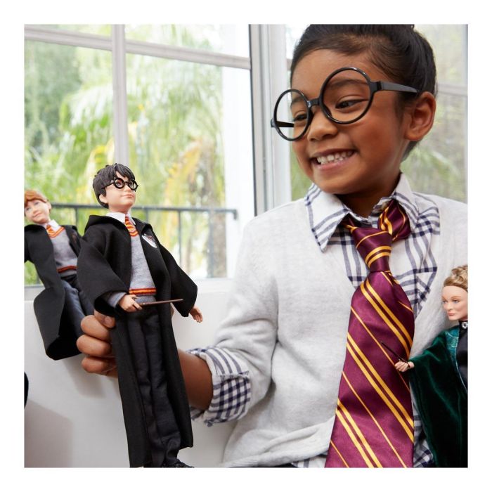 Mattel Harry Potter FYM50 Muñeco con Varita Mágica y Uniforme de Hogwarts, 11 Puntos de Articulación, Edad Recomendada +6 Años 4 Mattel Harry Potter FYM50 Muñeco con Varita Mágica y Uniforme de Hogwarts, 11 Puntos de Articulación, Edad Recomendada +6 Años 4