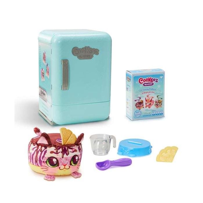 MOOSE Cookeez Makery Frigorífico Mágico Peluche Interactivo Freezy Cakez – Hornea tu Peluche Olor Helado +5 años