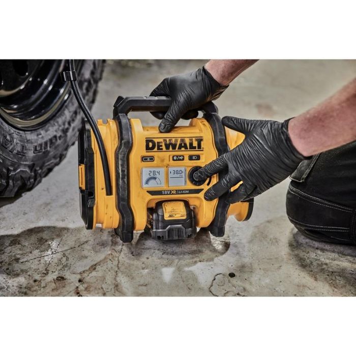 DeWALT DCC018N - Compresor de aire compacto sin cable 11 bar 2,5 kg para uso portátil y eficiente 4 DeWALT DCC018N - Compresor de aire compacto sin cable 11 bar 2,5 kg para uso portátil y eficiente 4