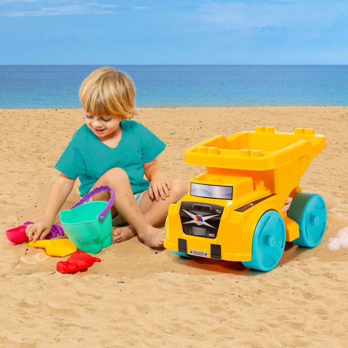 Camión volquete con accesorios de playa. 4 Camión volquete con accesorios de playa. 4