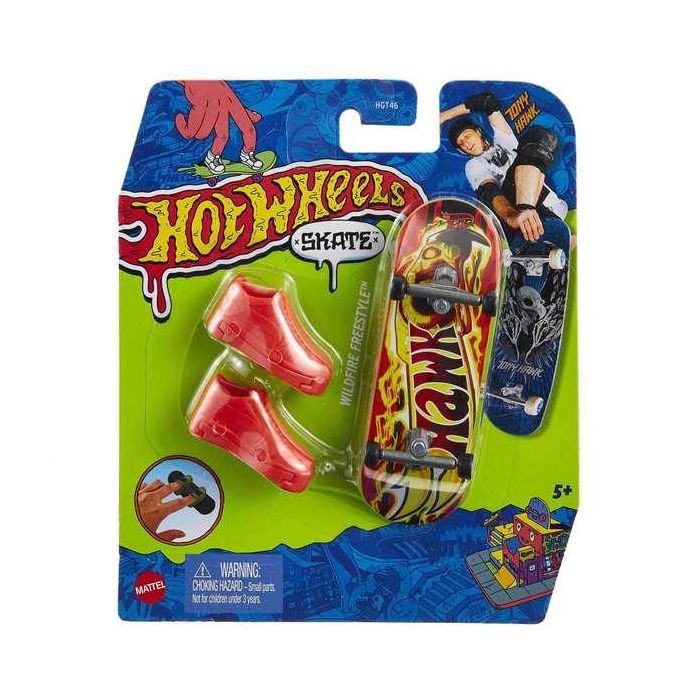 Mattel Mini Monopatin Hot Wheels con Zapatos 10 cm - Modelos Surtidos 1
