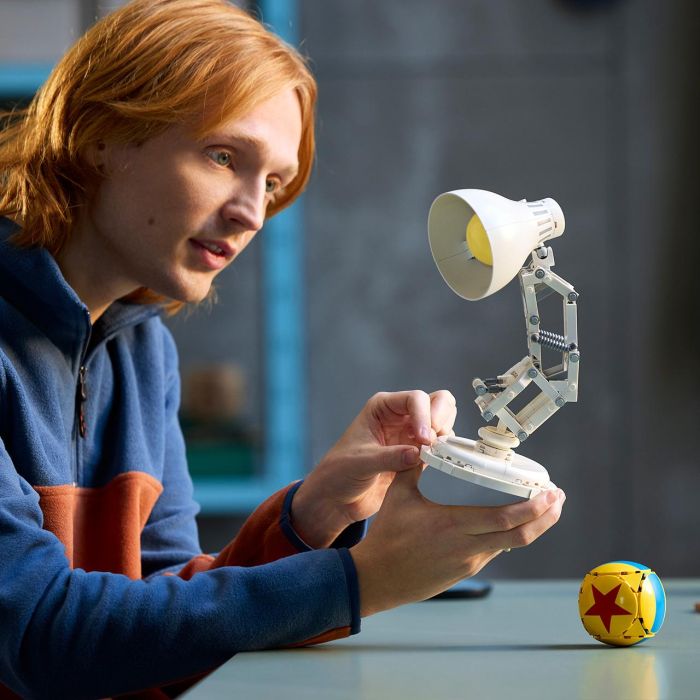 Luxo Jr. Disney Pixar 21357 Lego Ideas 4 Luxo Jr. Disney Pixar 21357 Lego Ideas 4