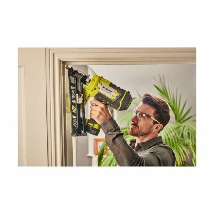 Ryobi RYO4892210198440 Clavadora de Acabado Inclinada 15G Neumática 18V para clavos 25-64mm, cargador 110 clavos 3 Ryobi RYO4892210198440 Clavadora de Acabado Inclinada 15G Neumática 18V para clavos 25-64mm, cargador 110 clavos 3