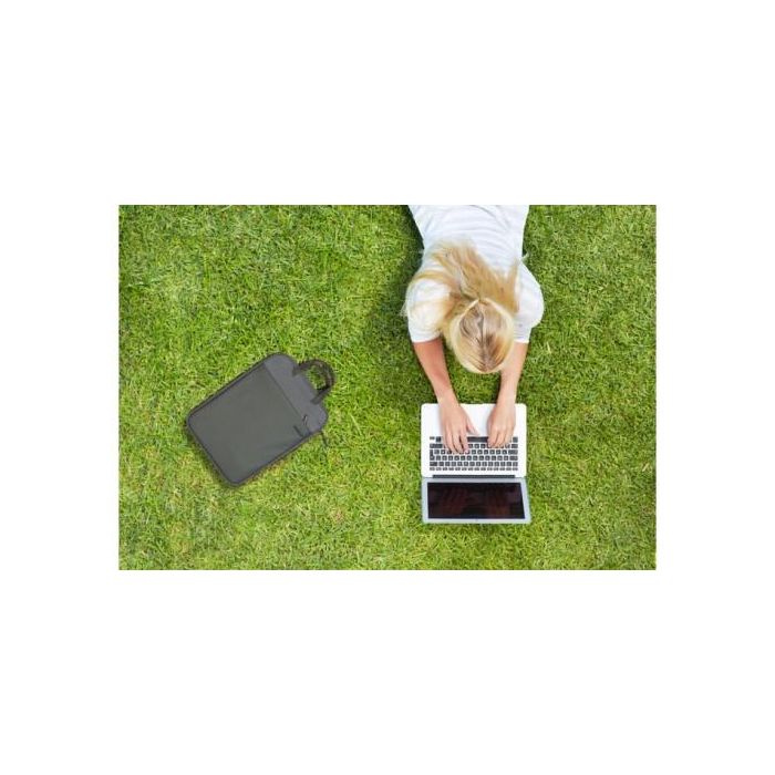 Kensington Funda ECO-FRIENDLY 14" Negro K60103WW para portátil, reciclada, con bolsillos y correa ajustable 8 Kensington Funda ECO-FRIENDLY 14" Negro K60103WW para portátil, reciclada, con bolsillos y correa ajustable 8