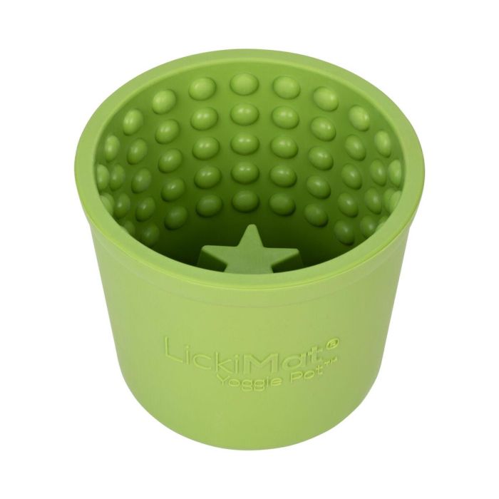 Lickimat Yoggie Pot Comedero Lento Interactivo para Perros, Plato Distractor Antiestrés para Lamido, Verde de Goma, Apto para Todo Tipo de Alimentos y Razas Lickimat Yoggie Pot Comedero Lento Interactivo para Perros, Plato Distractor Antiestrés para Lamido, Verde de Goma, Apto para Todo Tipo de Alimentos y Razas