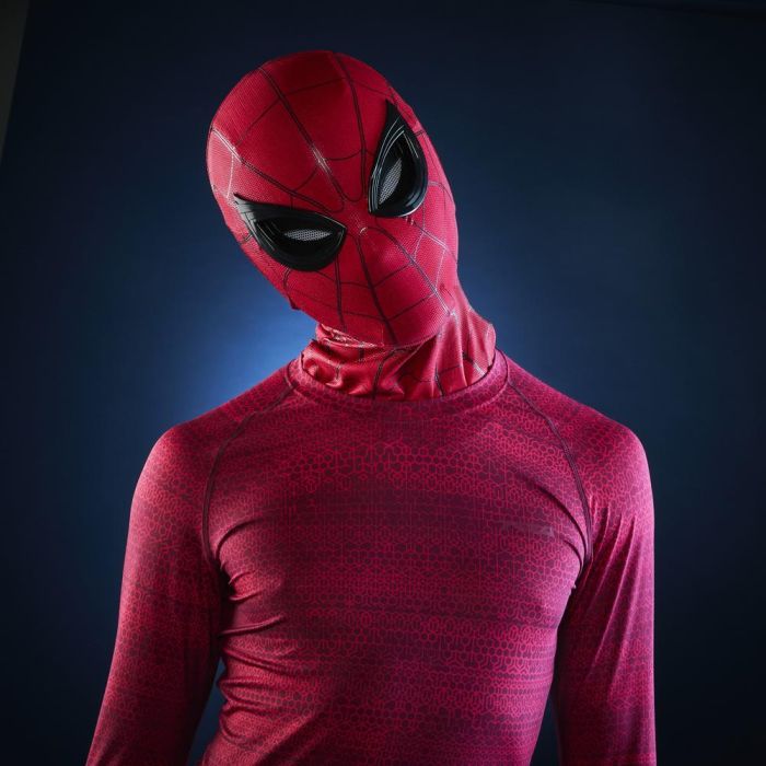 Hasbro Réplica Máscara Spider-Man Homecoming Marvel Legends 1:1 Ojos Electrónicos para Coleccionistas y Cosplay 5