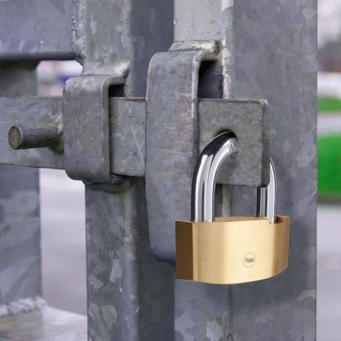 Yale Y2B/80/138/1 Candado de seguridad con martillo, Latón 80 mm, Arco de acero cementado, 3 llaves 3 Yale Y2B/80/138/1 Candado de seguridad con martillo, Latón 80 mm, Arco de acero cementado, 3 llaves 3
