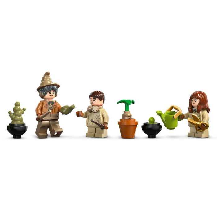 Lego Harry Potter 76445 Castillo de Hogwarts: Clase de Herbología Juguete para niños de 8 años 10