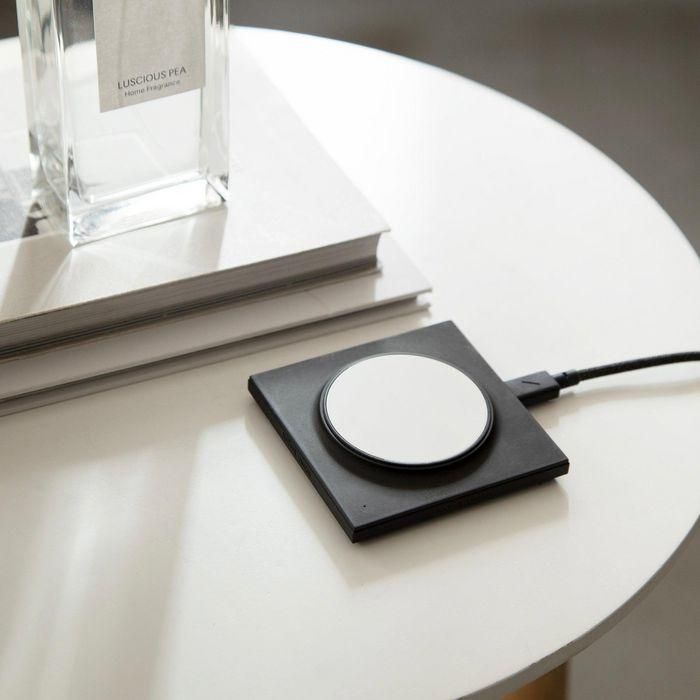 Native Union Drop Magnetic Wireless Charger Black 3 Native Union Drop Magnetic Wireless Charger Black 3