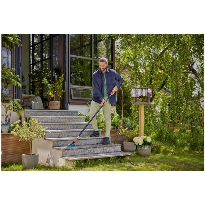 Gardena Cepillo de cerdas duras triangular flex cleansystem para limpieza de superficies duras y rincones 18814-20 1
