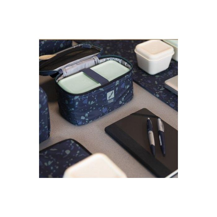 NEVERA / BOLSA ISOTERMICA PORTA ALIMENTOS MILÁN TERRAZO GREEN COLOR VERDE Y ROSA - 1 RECIPIENTE - CAPACIDAD 1.5L - BOLSILLO INTERIOR CON CREMALLERA 4 NEVERA / BOLSA ISOTERMICA PORTA ALIMENTOS MILÁN TERRAZO GREEN COLOR VERDE Y ROSA - 1 RECIPIENTE - CAPACIDAD 1.5L - BOLSILLO INTERIOR CON CREMALLERA 4