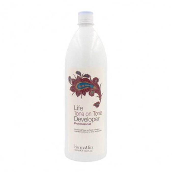 Farmavita LIFE CR. DEV. TONE ON TONE 1000ML - Oxigenada perfumada para coloración tono sobre tono, dura 6-7 semanas Farmavita LIFE CR. DEV. TONE ON TONE 1000ML - Oxigenada perfumada para coloración tono sobre tono, dura 6-7 semanas