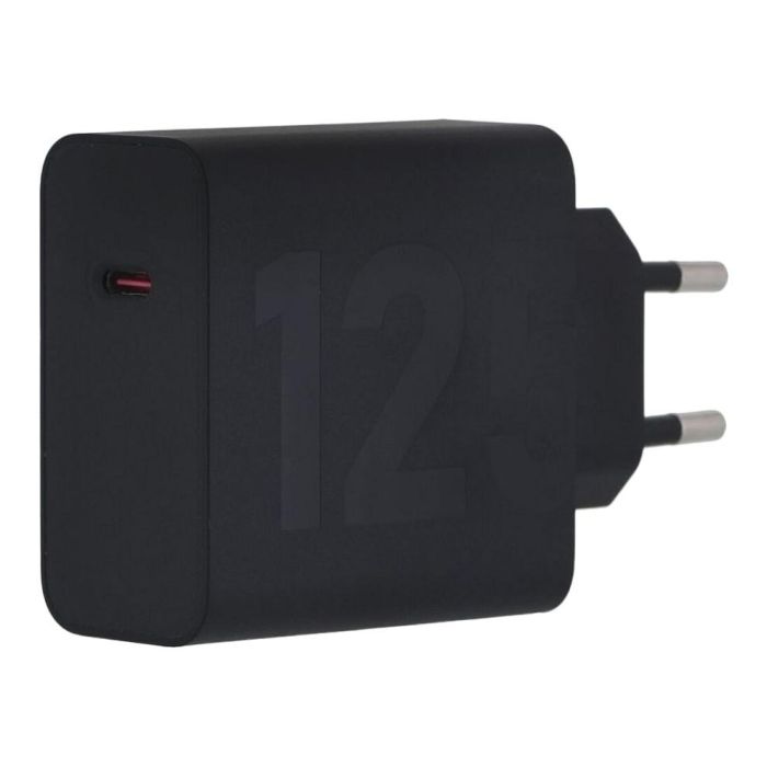 Motorola Cargador Pared Turbo Power GAN 125 W Dual USB-C, 2 Puertos, 68W, Cable USB-C a USB-C Incluido, Negro 1