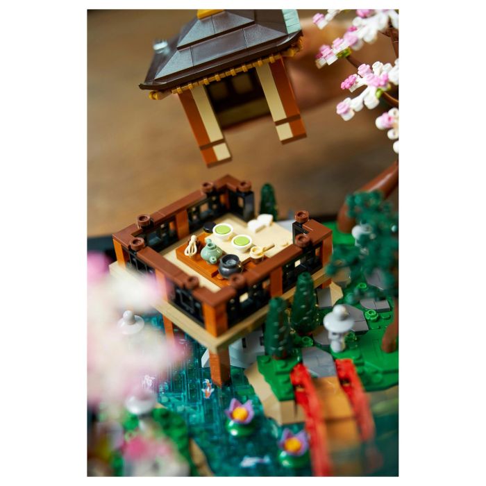 LEGO ICONS 10315 Jardín Meditativo, Juego de Construcción, 1363 Piezas, 18+ Años