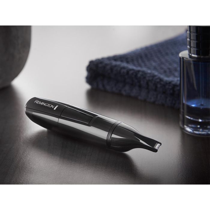 Remington Cortapelos Nariz y Orejas NE3150 Cuchillas Acero Avanzado Lavables Funciona con Pilas 1xAA Dimensiones 3x3x16 cm 3