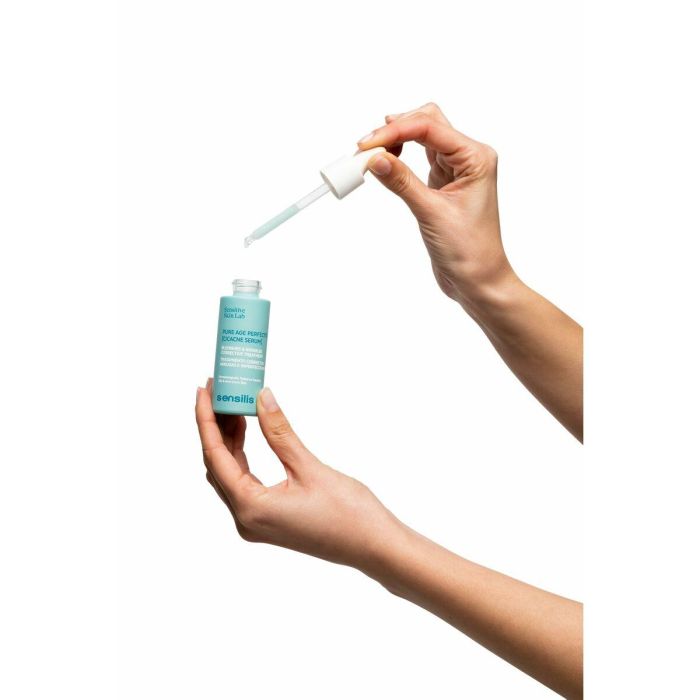 Sensilis PURE AGE PERFECT CICACNE SERUM Sérum Antiedad y Antiarrugas con 5% Ácido Mandélico para Piel Grasa, Sensible y Acneica Oil-free 30 ml 2 Sensilis PURE AGE PERFECT CICACNE SERUM Sérum Antiedad y Antiarrugas con 5% Ácido Mandélico para Piel Grasa, Sensible y Acneica Oil-free 30 ml 2