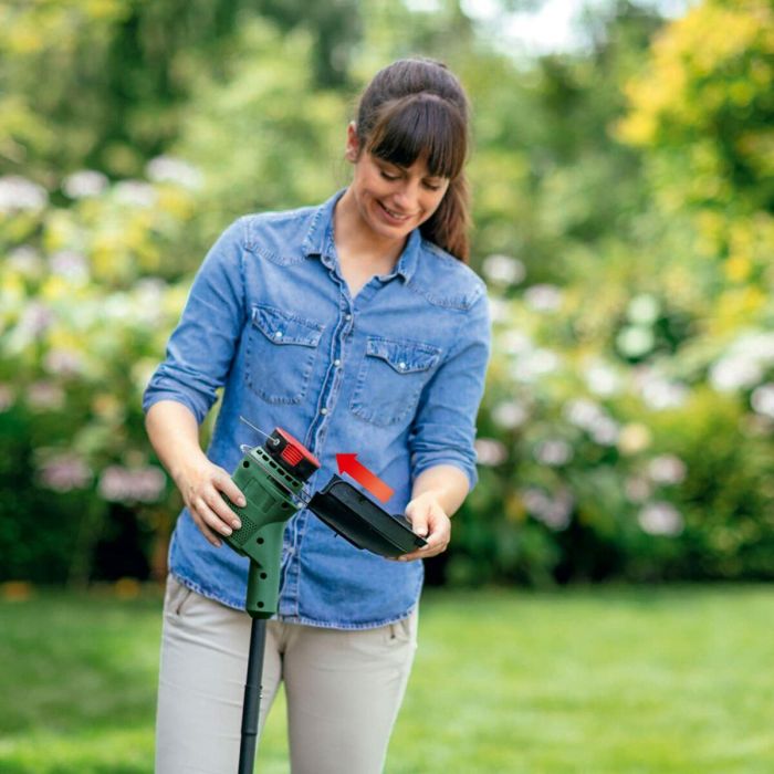 Bosch EasyGrassCut 23 Bordeadora Canteadora ligera y equilibrada, motor potente, hilo resistente para césped y bordes de jardín 4 Bosch EasyGrassCut 23 Bordeadora Canteadora ligera y equilibrada, motor potente, hilo resistente para césped y bordes de jardín 4