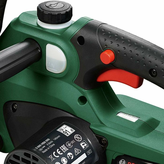 BOSCH UniversalChain 18 Cordless Chainsaw - Herramienta solo sin batería 1 BOSCH UniversalChain 18 Cordless Chainsaw - Herramienta solo sin batería 1