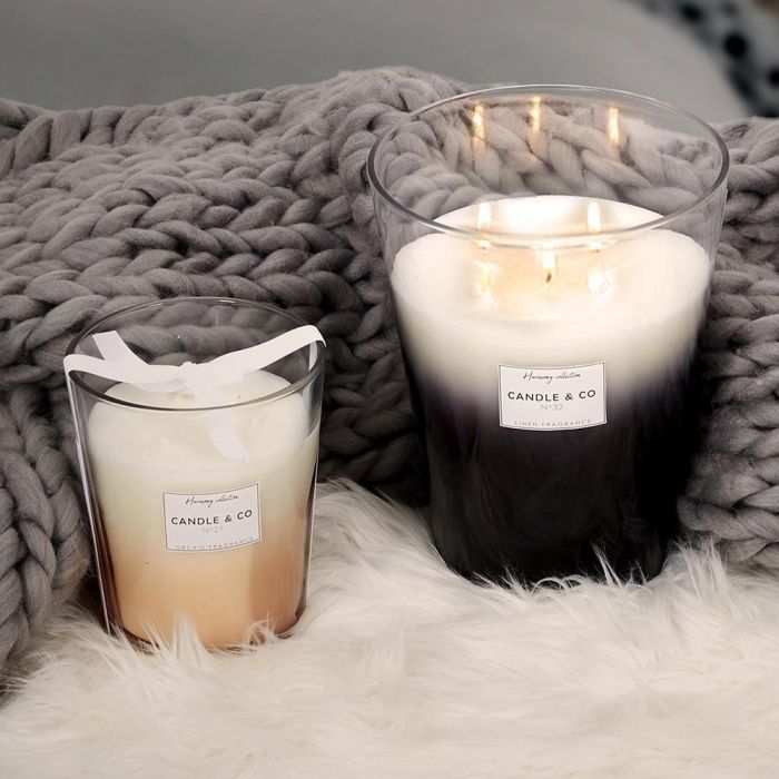 Home Deco Factory Vela Perfumada Beige Orquídea Blanca en Vaso Vidrio Cera Parafina 5 Mechas Algodón Diámetro 18 cm Altura 23 cm 3