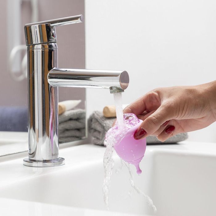 Copa Menstrual con Accesorios Kuppy InnovaGoods S 6 Copa Menstrual con Accesorios Kuppy InnovaGoods S 6