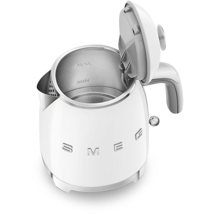 Smeg KLF05WHEU Hervidor Eléctrico Mini Estilo Años 50 Blanco 2 Smeg KLF05WHEU Hervidor Eléctrico Mini Estilo Años 50 Blanco 2
