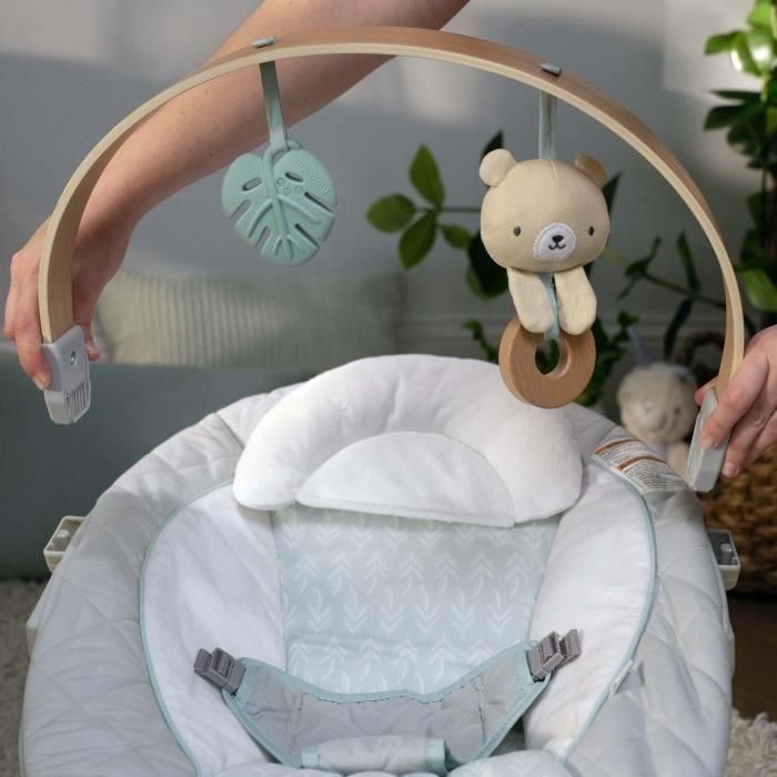 Ingenuity ING0074451131040 Hamaca Nate the Pooh con arco de juego de madera 3 Ingenuity ING0074451131040 Hamaca Nate the Pooh con arco de juego de madera 3