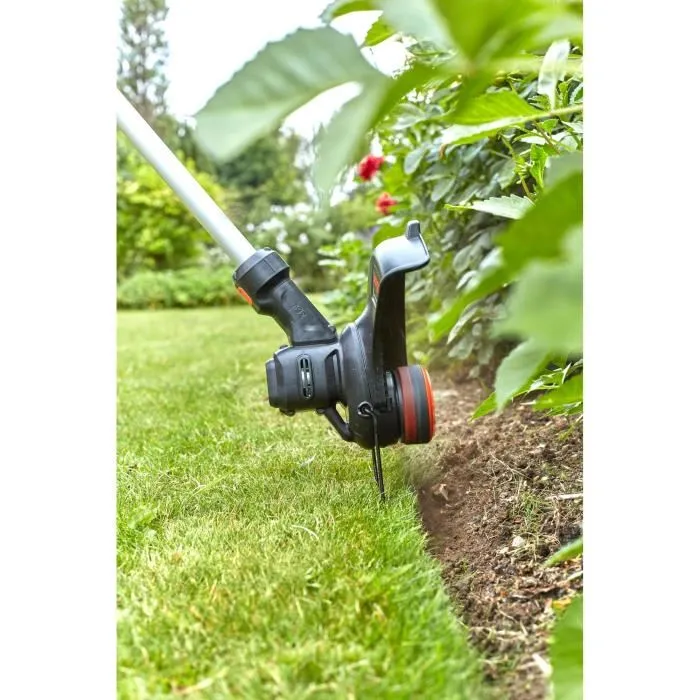 Black + Decker Recortadora de hilo BCSTE636L1-QW 33cm Inalámbrico Litio 36V POWERCOMMAND 2.5Ah 2