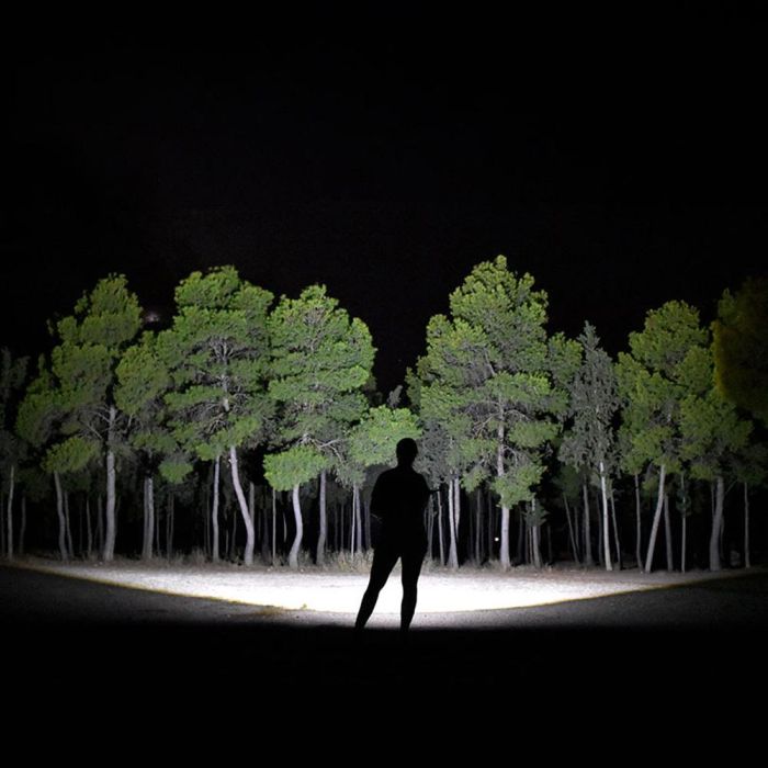 Edm Linterna LED de Largo Alcance 18000 lm 180w Hasta 20h Autonomía IP67 Aluminio Power Bank 9