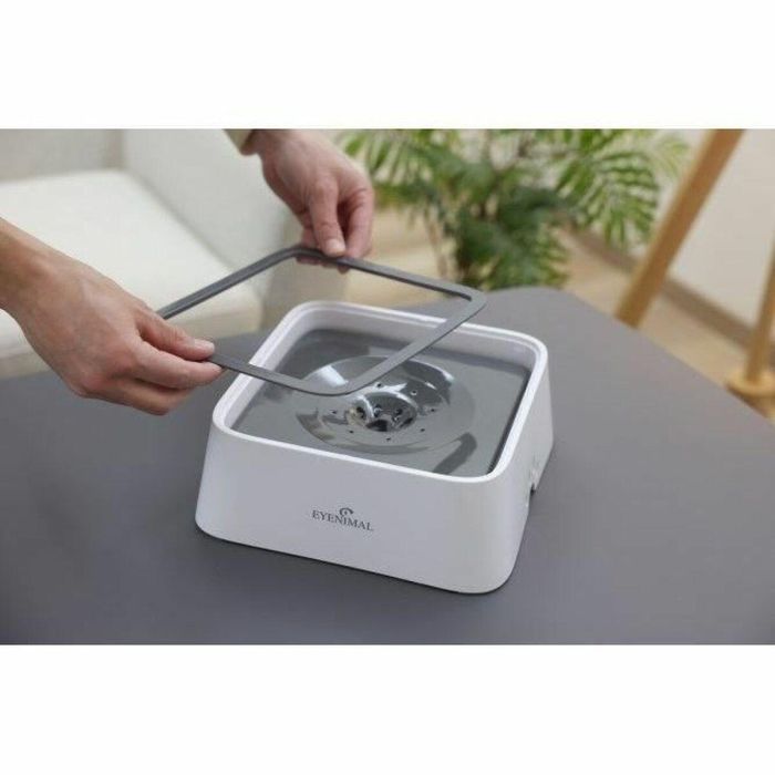 Kerbl Comedero para perros antisalpicaduras 2 L, con filtro de carbón activo para agua limpia y sistema antideslizante. 1 Kerbl Comedero para perros antisalpicaduras 2 L, con filtro de carbón activo para agua limpia y sistema antideslizante. 1