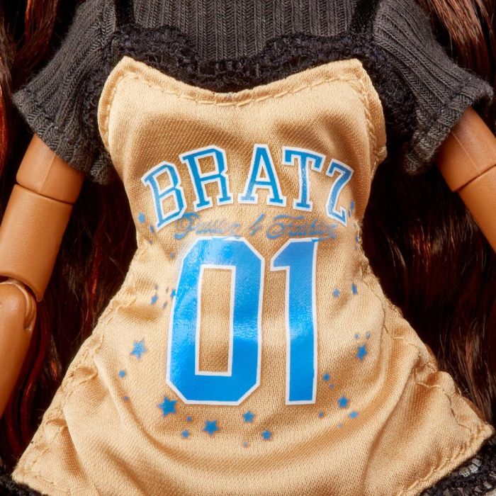 Muñeca Sasha Stylin + Camiseta Bratz 8
