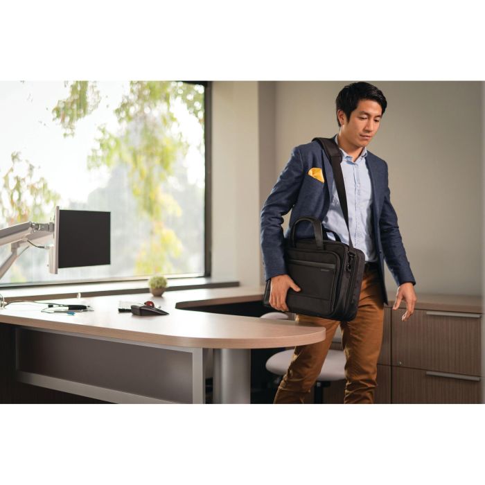 Kensington Maletín para portátil Contour 2.0 Business 15,6" negro Ergonómico, RFID, impermeable y resistente a pinchazos 2 Kensington Maletín para portátil Contour 2.0 Business 15,6" negro Ergonómico, RFID, impermeable y resistente a pinchazos 2