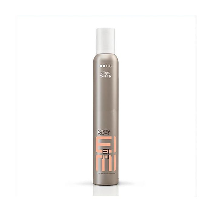 Wella Professionals EIMI Natural Volume Espuma Voluminizadora para volumen natural, fijación ligera, protege hidratación 500 ml