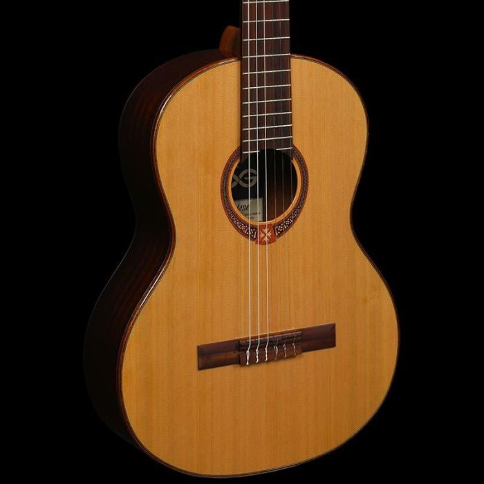 LAG Guitarra Clásica Occitania 118 - Tapa Cedro Rojo Macizo, Acabado Brillante Natural
