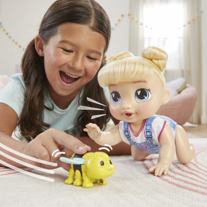 Baby Alive Harper Hugs Muñeca Electrónica Que Gatea, HASF97095X2, Cabello Rubio, Para Niños de 3 Años en Adelante, 27 cm 15